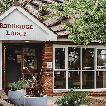 Redbridge Lodge Ilford Eksteriør billede